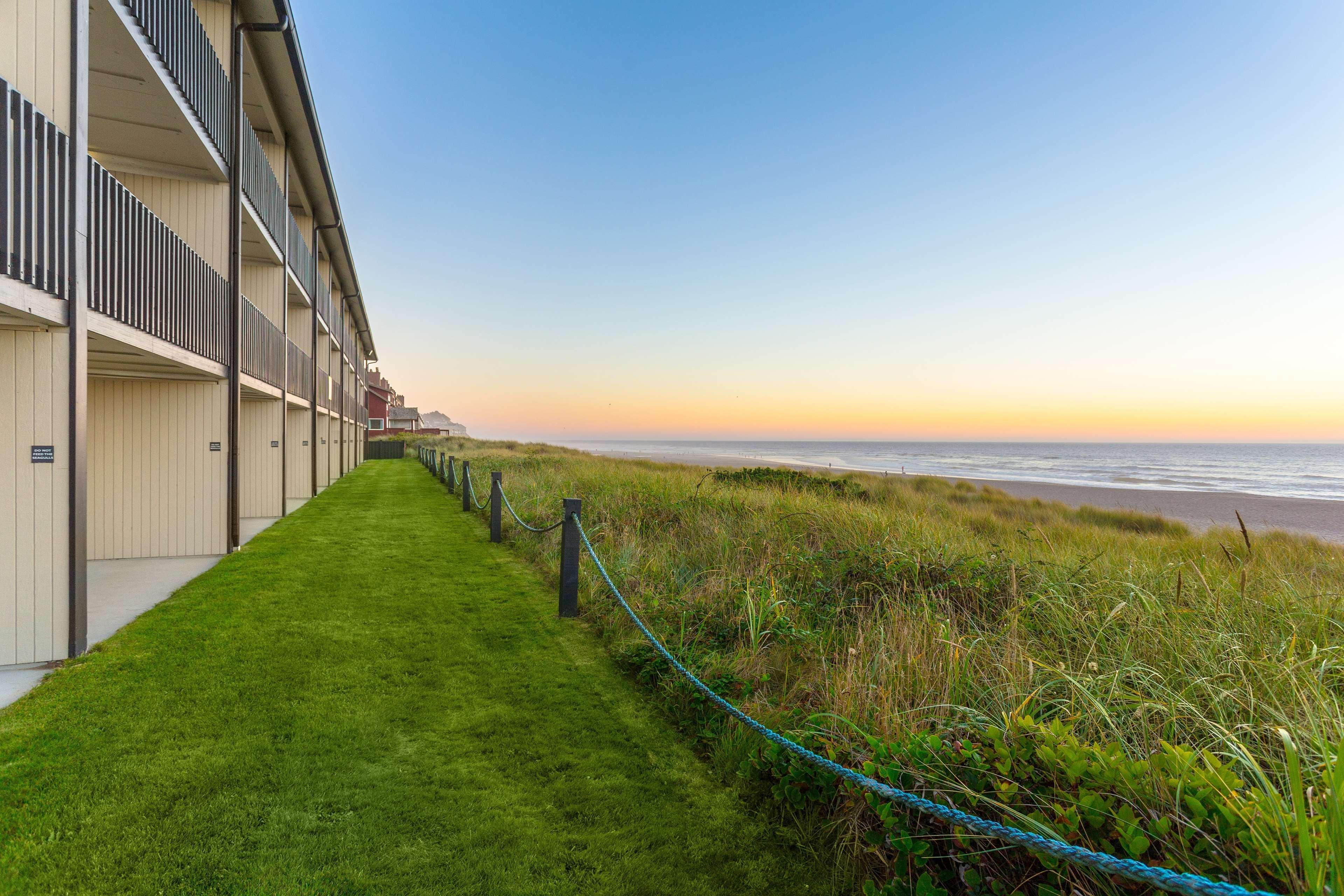 Lincoln Sands Oceanfront Resort, Ascend Hotel Collection Exterior photo